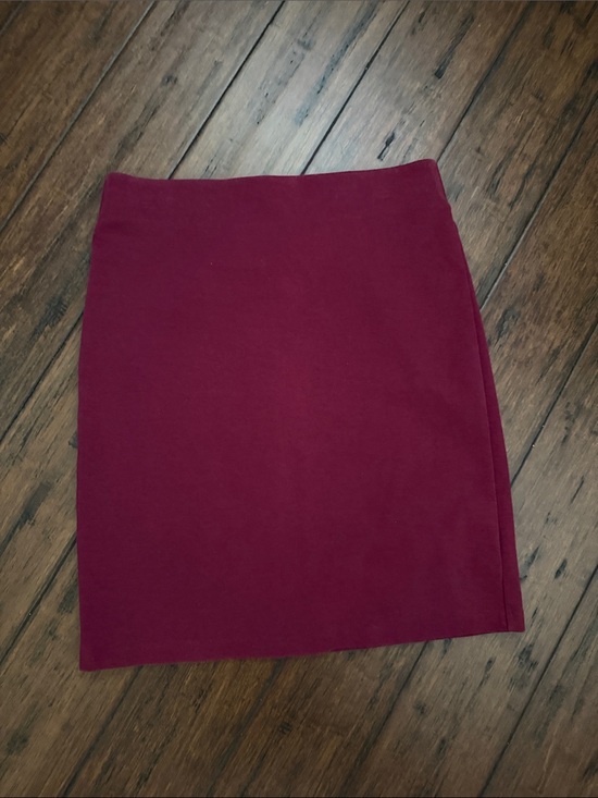 Old Navy Dresses & Skirts - Old Navy Women's Burgundy Pencil Skirt